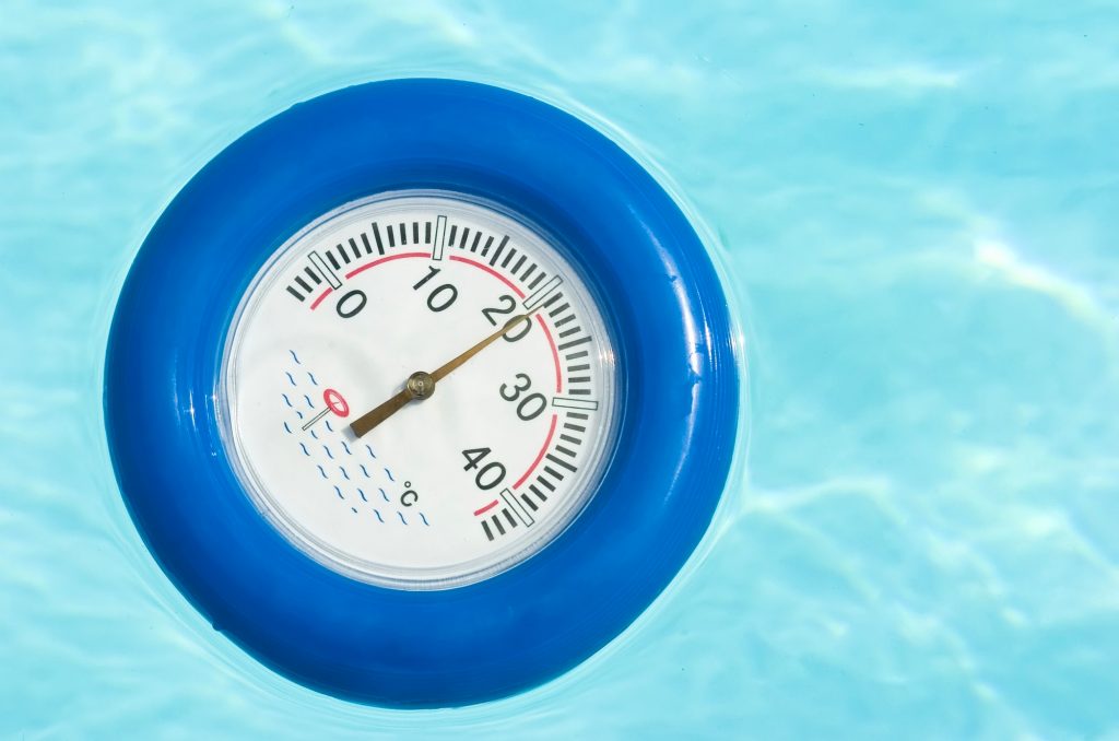 Bluetooth pool thermometer