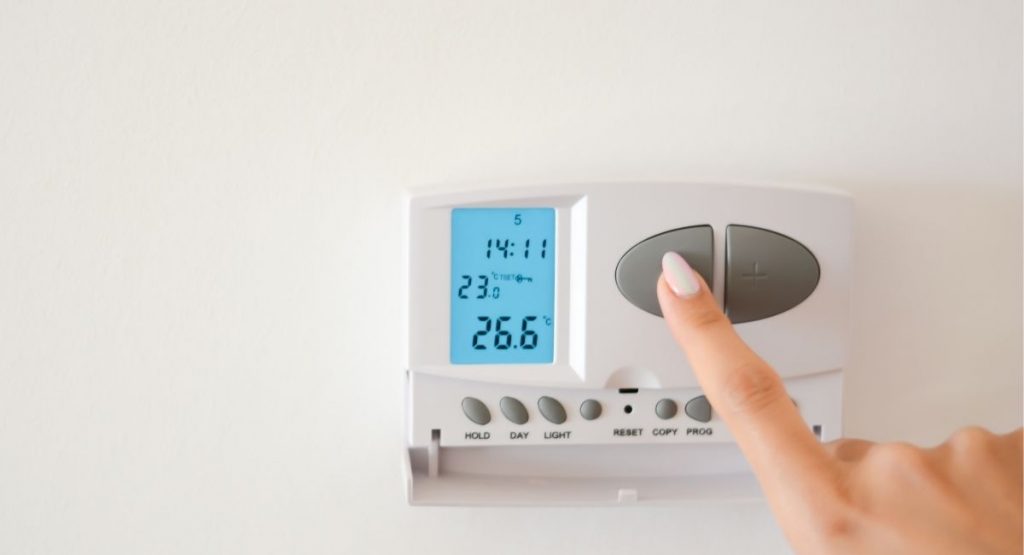 Is it cheaper to keep house at constant temperature?